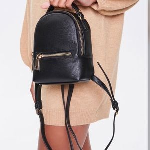 FOREVER 21 - Dapper Mini Backpack